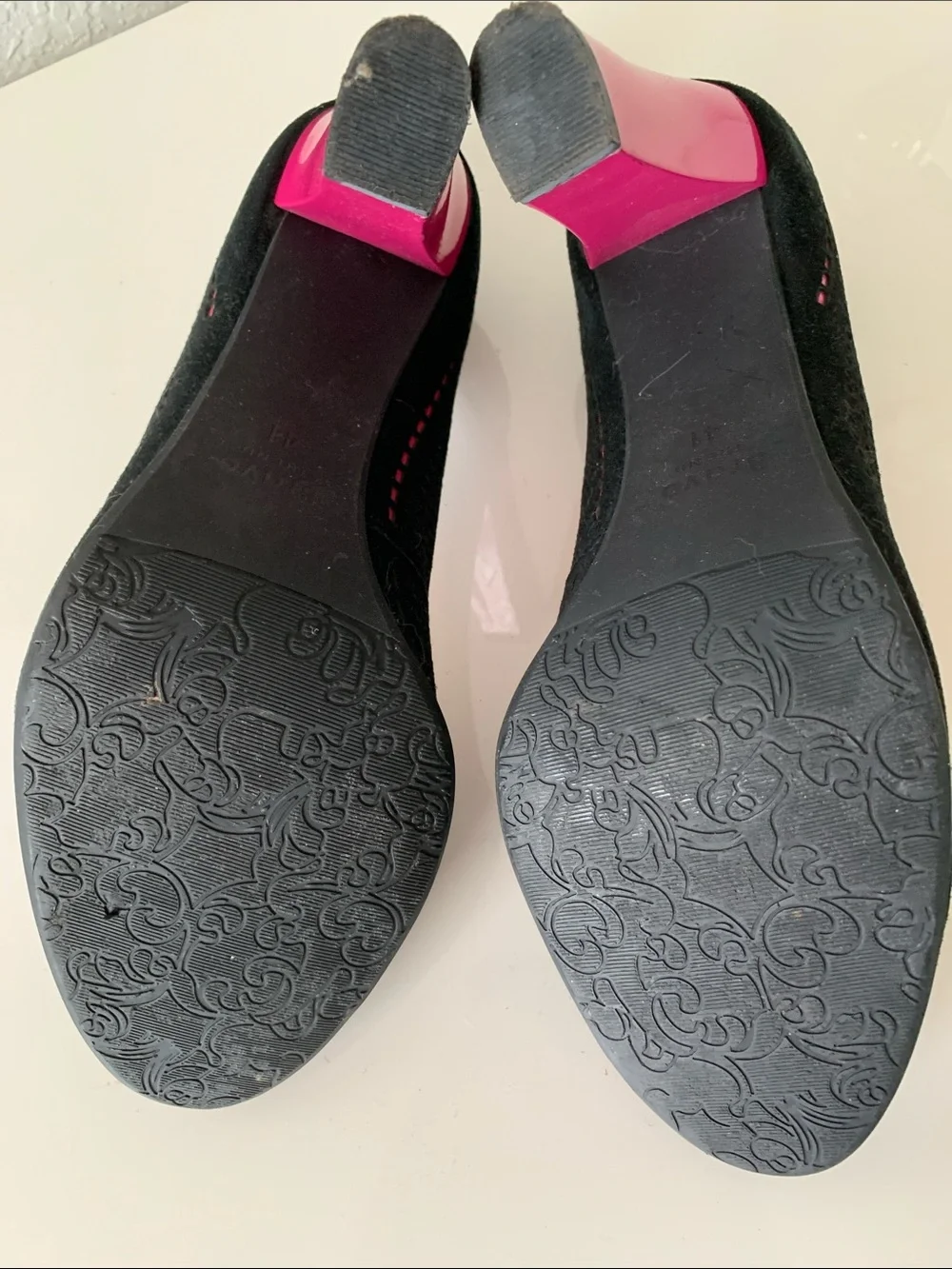 Bravo Black and Hot Pink Cutout Block Heel Pumps Shoes Size EU41